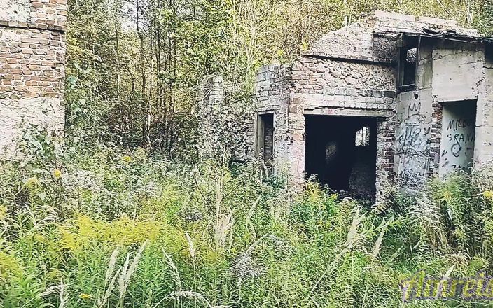 Amreis: अपनी गेंदों को दिखाया और गंदी परित्यक्त इमारत में जोरदार तरीके से वीर्य निकाला