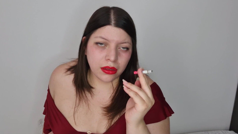 Alice H: Smoking Close-up