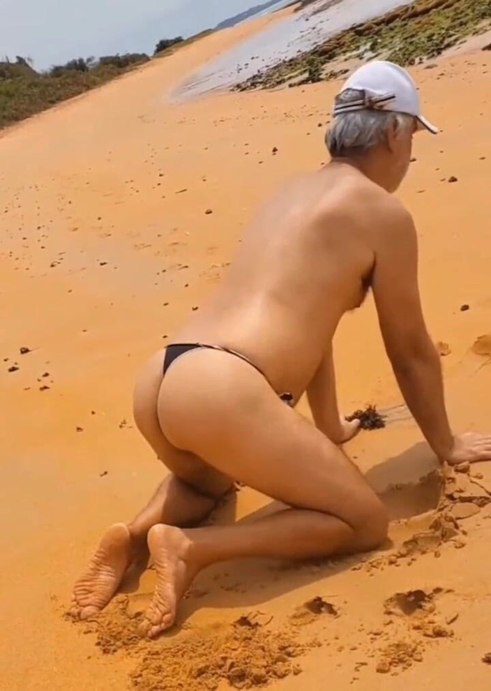 Ladysilvas: Ladysilva travesti plajda ateşli götlü sürtük