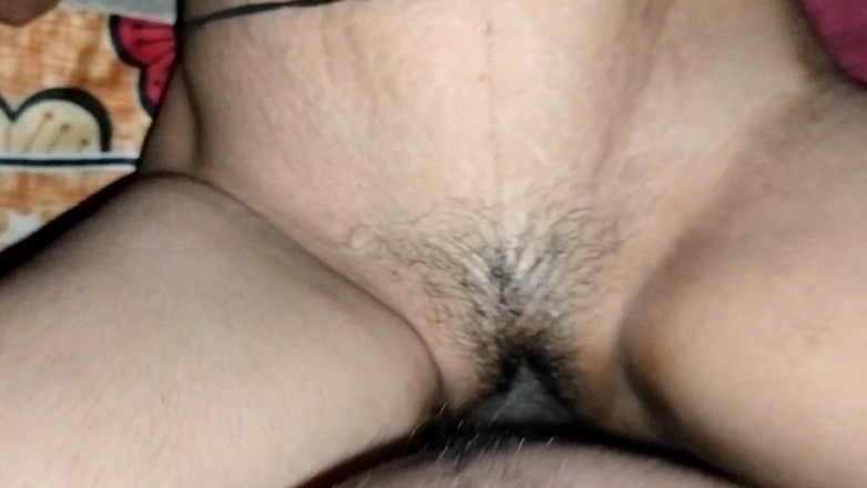 Monika videos: La ragazza del villaggio neeta si gode il sesso in...