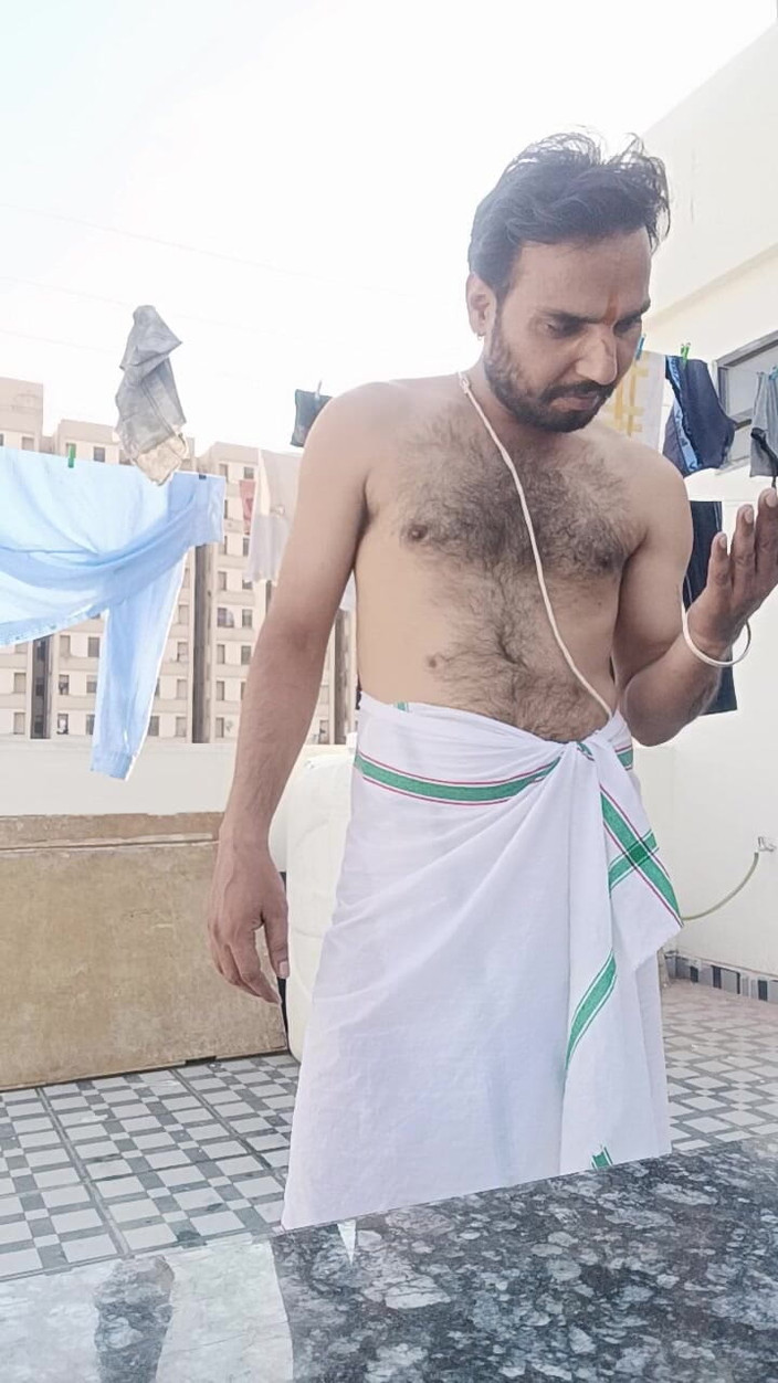 Rajasthani-old-lover: Indian Desi Boy Show Penis Neighbour Uncles and Get Ready...