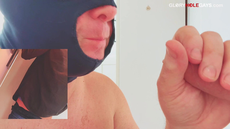 GLORYHOLEGAYS: Lunchpauze verrassing - je zult niet geloven wat deze jongen brengt