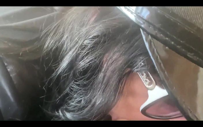 MilfyCalla: Compilation milfycalla - sexe fétiche, pipes, down-jackets, fourrure et bottes sexy - 1i...