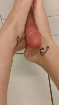 Dildo Footjob