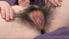ATK Hairy: Laufy má nedotčenou chlupatou kundičku