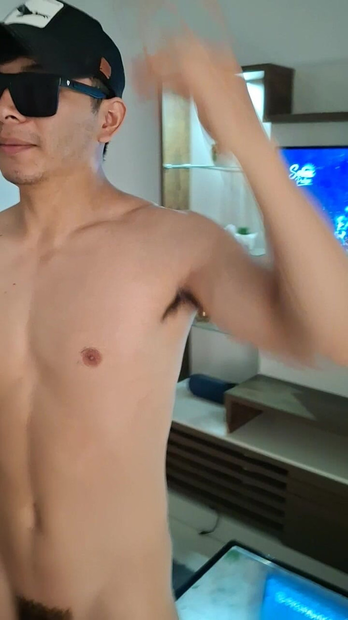 Bare skin man: 给你Perr@s