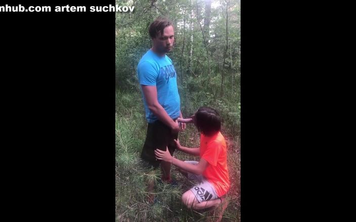 Artem Suchkov: Wajah cewek ini dicrot sperma hangat di hutan