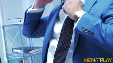 Menat Play: Menatplay - Manuel Skye, patron dominant, se fait sodomiser par Johan...