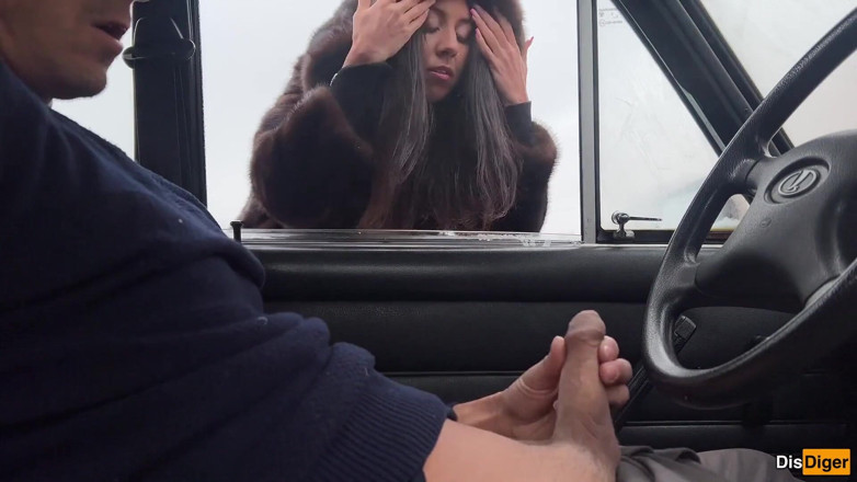 Dis Diger: Extraño me dio una paja por la ventana del auto...