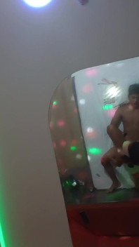 プライベートパーティーで私の18yo若い隣人とクソ