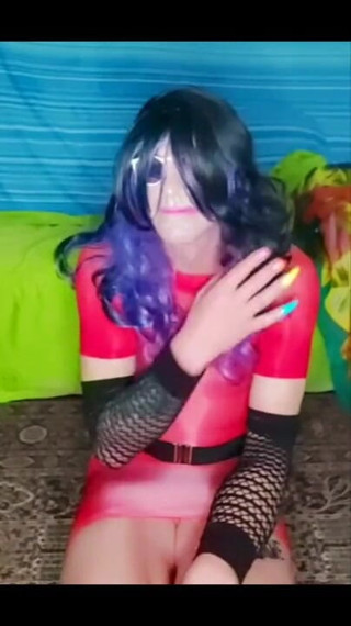 Lizzaali: 섹시한 빨간 드레스를 입은 첫 번째 복면 클립