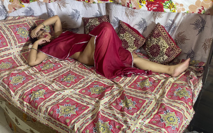 Desi Indian Wife: Coppia indiana sesso bollente con pompino, sborrata nella figa