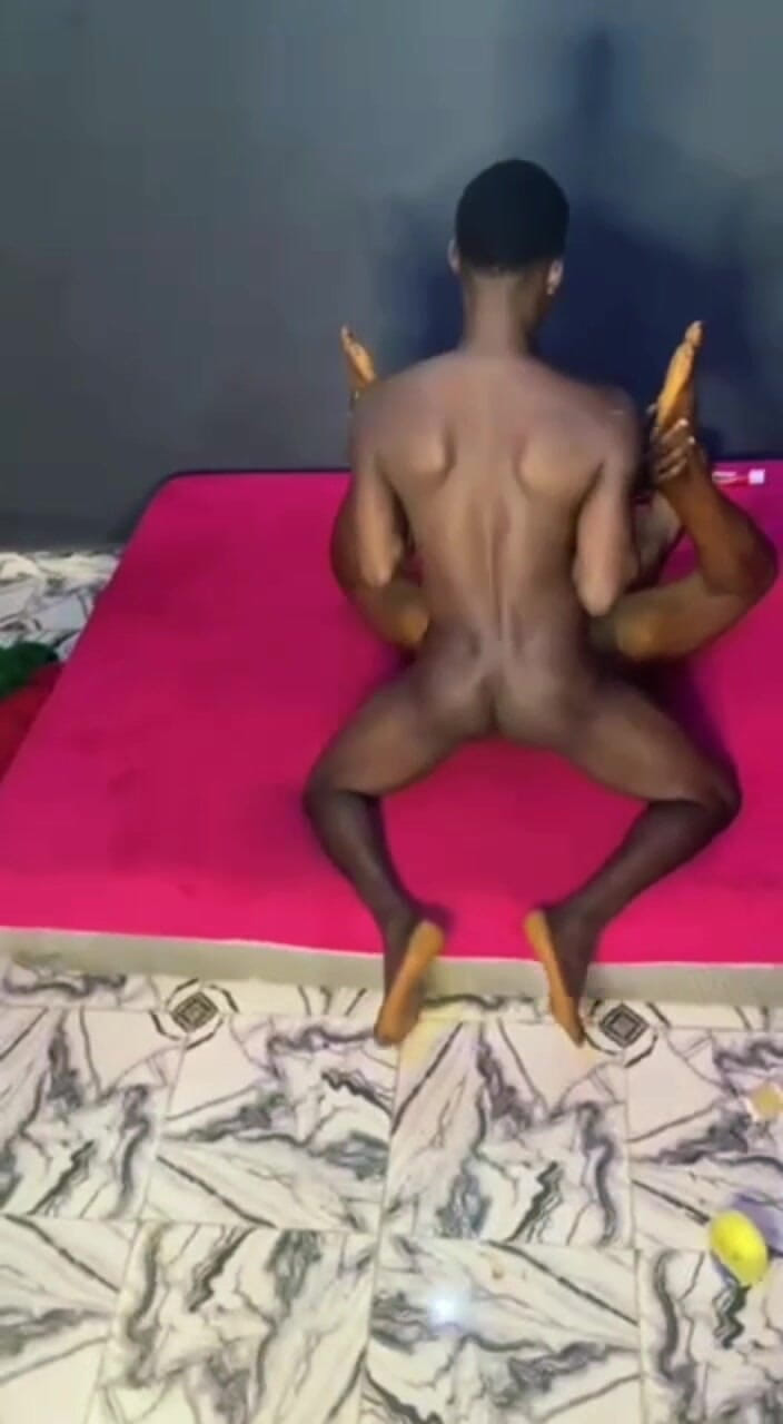 BLACKSHOOTERR: Une Black Noire Baise Son Copain
