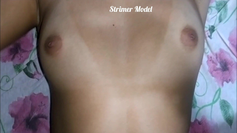 Strimermodel: Comiendo mi coño mientras me estornu