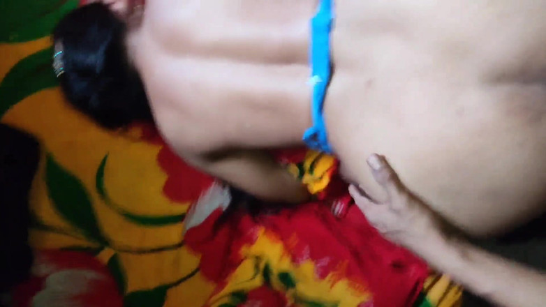 Muskaanhorny: 長い間、私のペニスに彼女はとても興奮しています