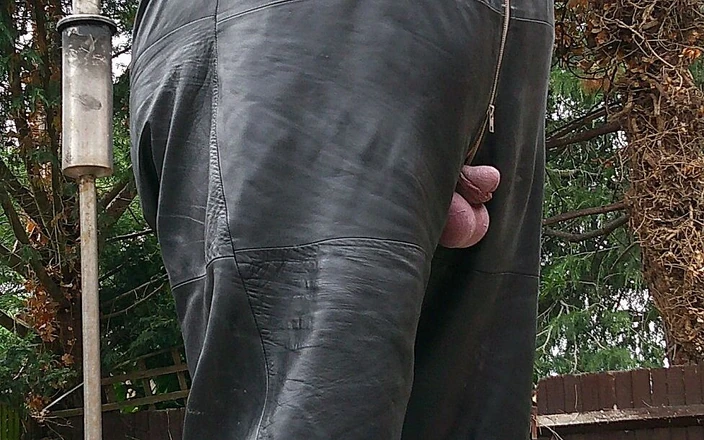 Leatherman63: Leather Showing Cock and Balls
