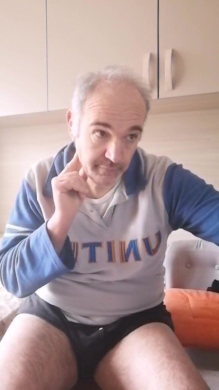 Setesesso7: Lördag morgon Det är dags att rycka av min hårda kuk...