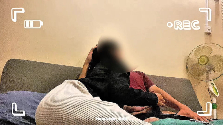 Hamster_Ball: Amatör kamera üniversiteli kız ve erkek arkadaşı oturma odasında oral seks...