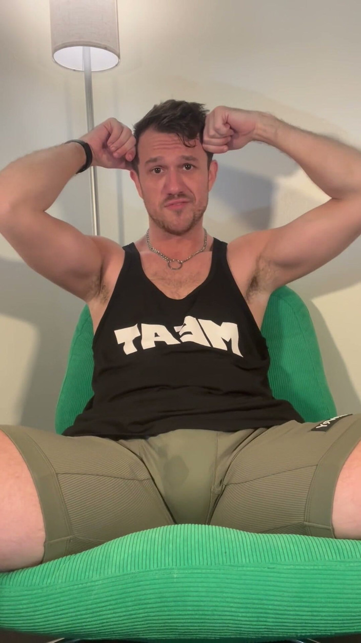 Babe the Pigboi: Sweaty, Stinky Batepig
