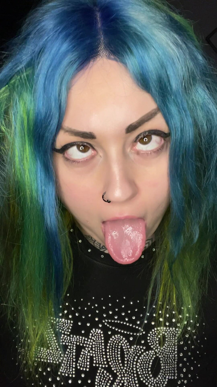 Miss Valentina: 爸爸的阿赫高荡妇