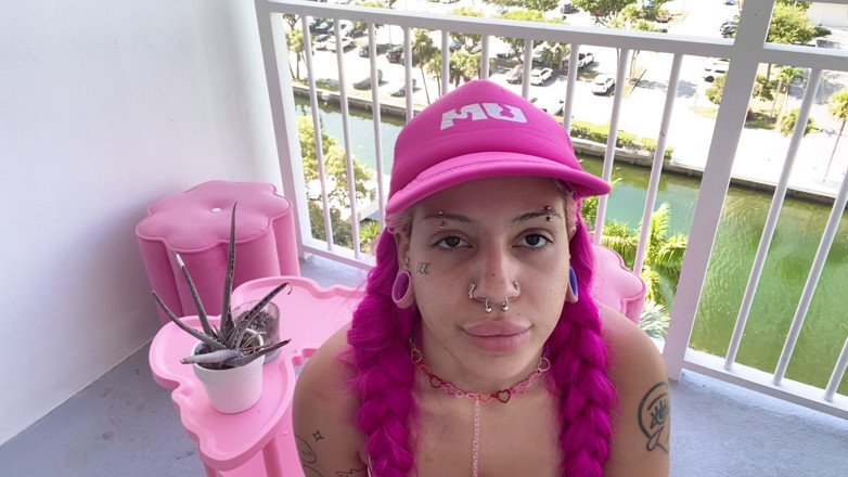Nali Marie: Bimbo Vaping in Your Face Smoke Clouds Outdoors Balcony Vape