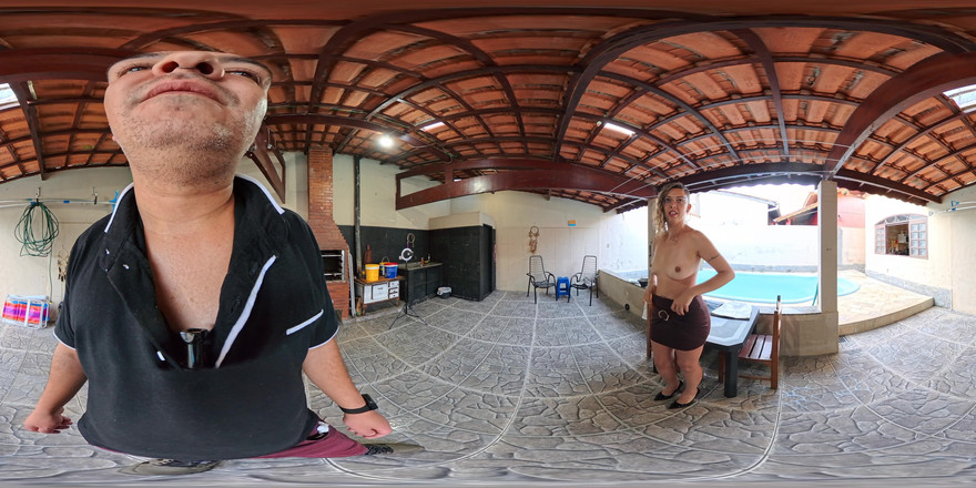 GabbyHorny: Reporter rozbiera się nago na żywo na antenie po tym, jak...