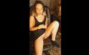 Asian wife homemade videos: Зведена сестра під час куріння розсунула ноги