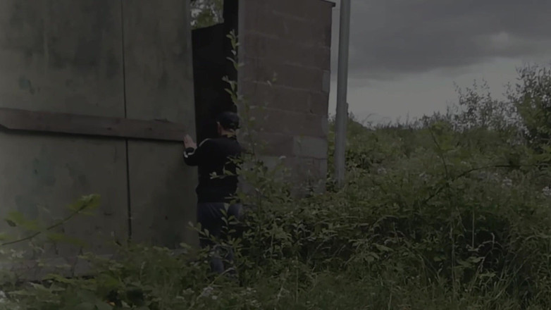 The adventures of Kylie Britain: 더 장교