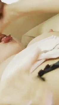 渴望大鸡巴的热辣金发女人 #四 - 最热门的视频
