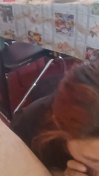 Min Styvsyster Suger Min Kuk På Morgonen Och Jag Fyller Hennes Mun Med Sperma
