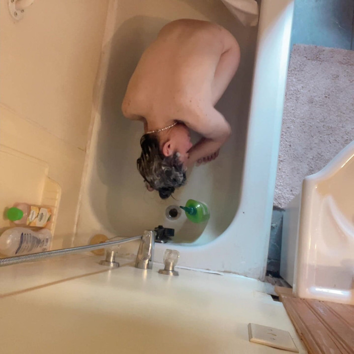 sweethanajapanese: Clean Hair Before Shower