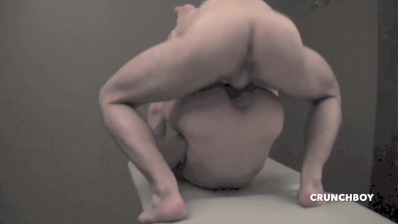 Crunch Boy: Wavio fucked by the pornstar Will Helm during massage
