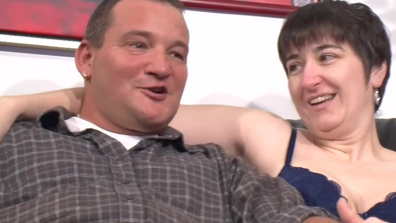 Deutsche Amateur Pornos: German MMF Threesome Brings All the Hot Juices Out!