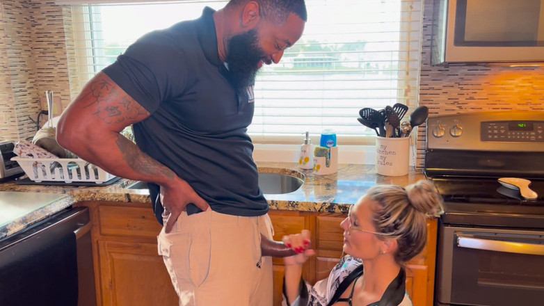 James Hardon: Hotmom ต้องการท่อของเธอที่ไม่ได้อุดตันควยใหญ่ผิวดํา
