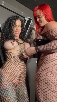 Bianca Bailee связана и доминирована Jessie Switch