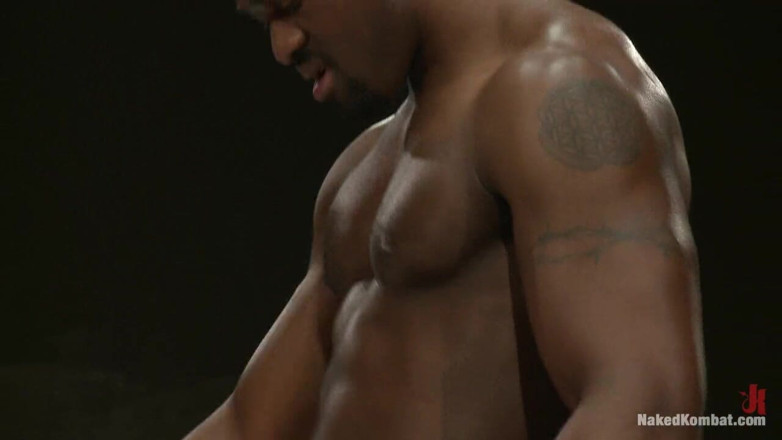 Naked Kombat: デレク・レイノルズ vs. トロイ・ダニエルズ オイルマッチ