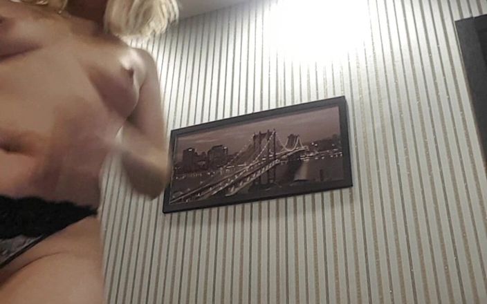 Larisa Cum: My Hot Sexy Body and My Hard Nipples!