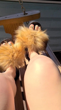 Spring Feet Furry Slides
