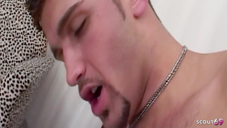 Shemale TS Collection: ラテン系トランス女性が休暇中にコンドームを使って見知らぬ人とセックス