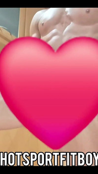 Miluji dotýkání se mého ptáka v kuchyni. Myla jsem nádobí a začala jsem být nadržená...