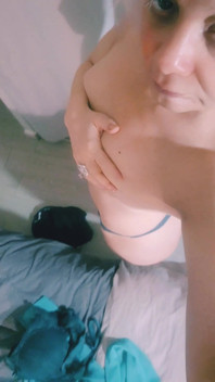 Ti piacciono le donne mature? Beh, sono qui.