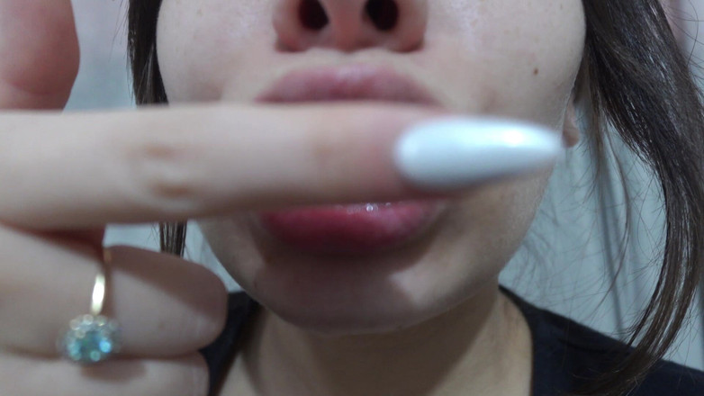 AmayaMori: Moje indická nevlastní sestra má polibek fetiš, neustále posílá polibky...