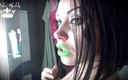 Goddess Misha Goldy: Gebiologeerde fosfor glanzende groene lippen