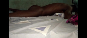 Masturbator emmy: A Solo Quickie Dengan Katil Saya Di Bilik Lain