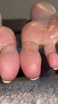 Cọ xát lòng bàn chân đầy dầu - bàn chân tôn sùng bởi ivys feet