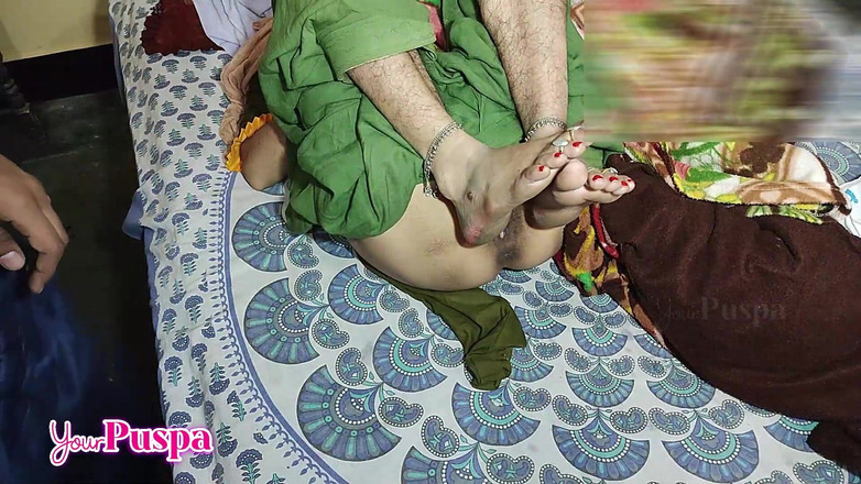 Your Puspa: Nevlastní otec má sex se svou desi nevlastní dcerou