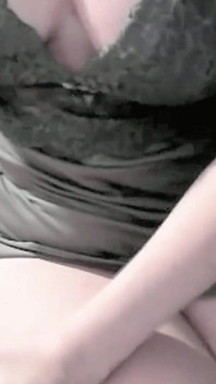 Echtes amateur-paar, selbstgedreht, hat sex, während fremde vor der webcam zugucken