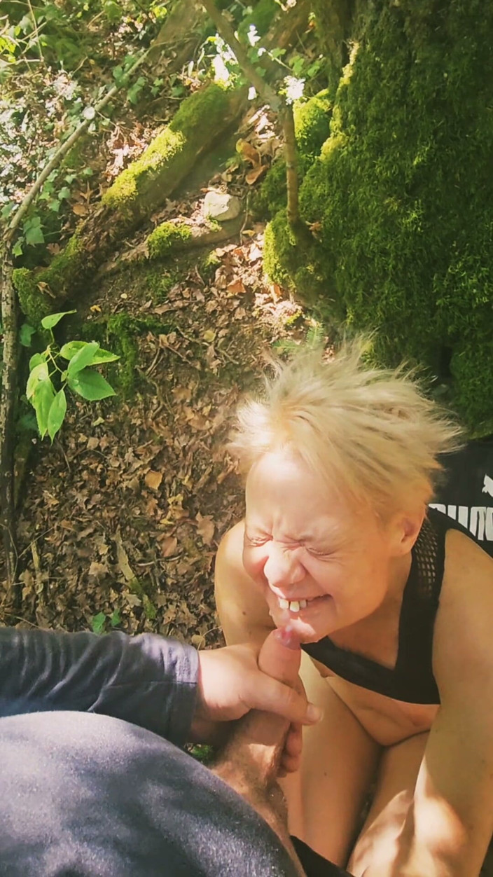 Sofy13: Ich Laufe Im Wald, Exhibitionistisch, Suche Nach Einem Guten Schwanz,...