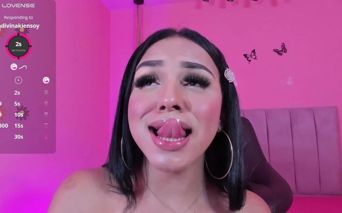 Brittany Gil: Brunetka princezna dělá Ahegao