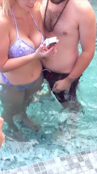 Lass uns unter wasser schießen